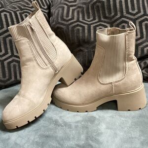 No Boundries Chelsey memory foam Ankle Boots